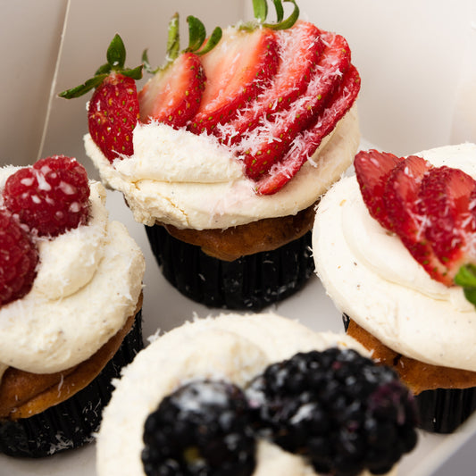 Baked Cheesecakes with Cottage Cheese Cream – 4 Pieces