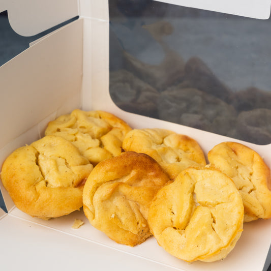 "Tvorozavry" Vanilla Baked Cheesecakes – 6 Pieces